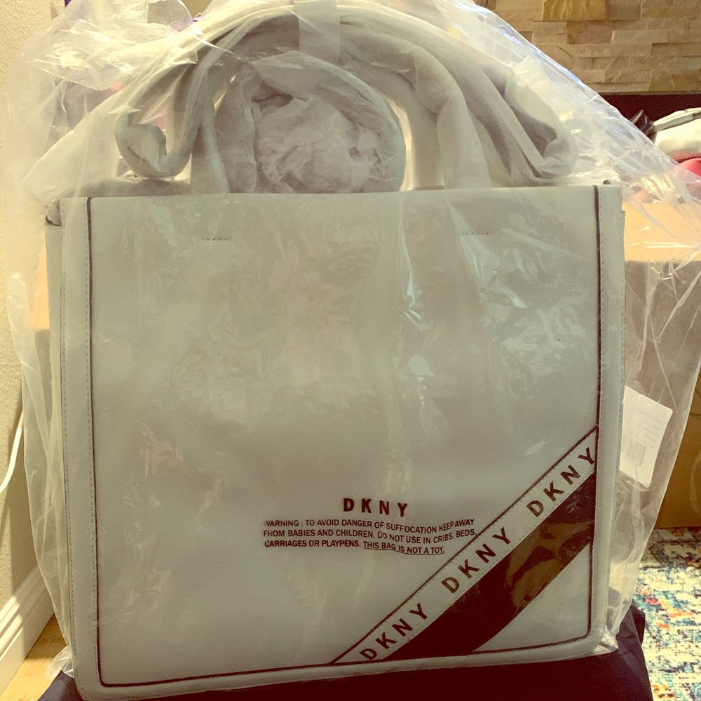 DKNY BIG TOTE NEW WITH TAGS